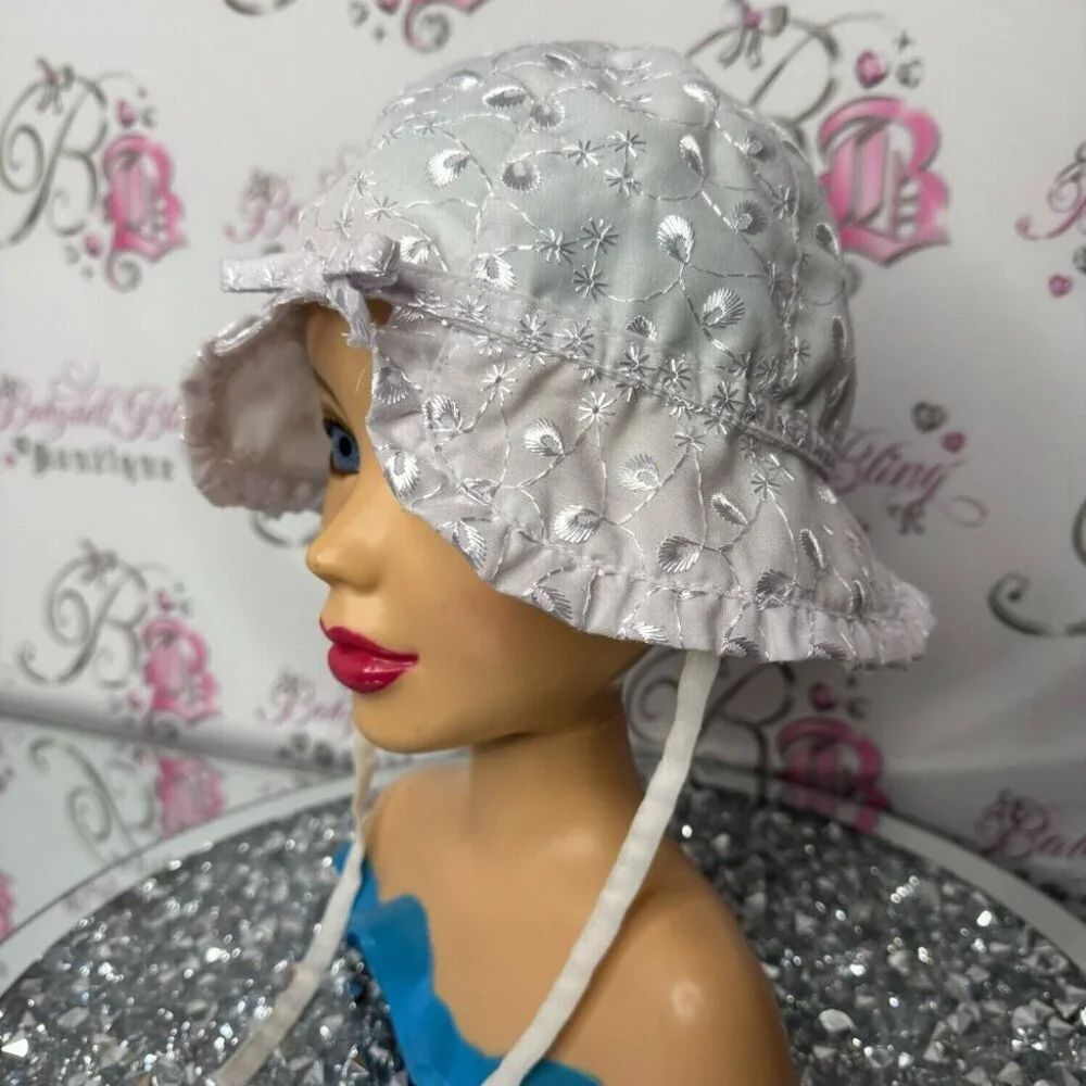 Bonnet baby hat white floral embroidered shiny metallic cute bucket tie up